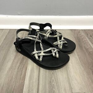 Chaco Sandals Women’s 8 Z Cloud X2 Yampa Gray and White Double Strap Sport